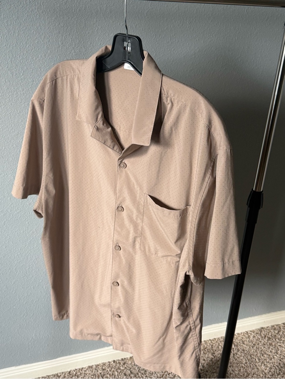 Casual Short-Sleeve Button-Up Shirt in Light Beige